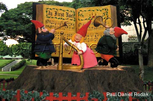 lgdafirstnoelcrop.jpg (35304 bytes)