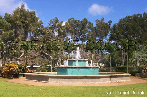 lgfountain.jpg (33968 bytes)