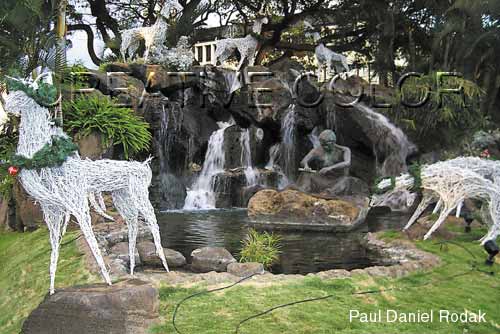 lgriendeerfountain.jpg (35809 bytes)