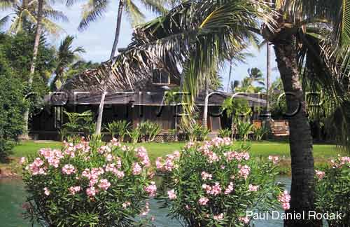 lgwaterfrontproperty.jpg (30223 bytes)